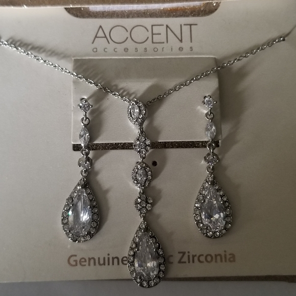 Cubic Zirconia Necklace and Earrings - Picture 4 of 4
